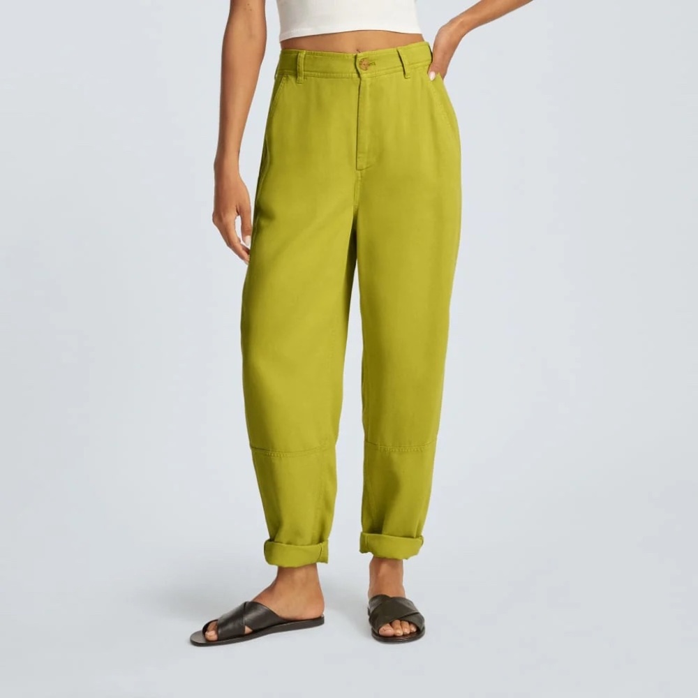Everlane Relaxed Chino Trouser Pant - Buttersoft Fabric in Key Lime